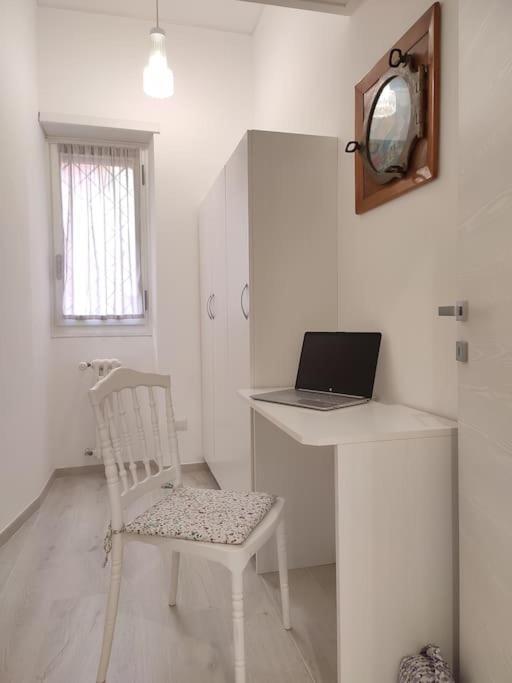 Sunnyhome- Ostia Lido Vista Mare 2 Bagni Екстер'єр фото